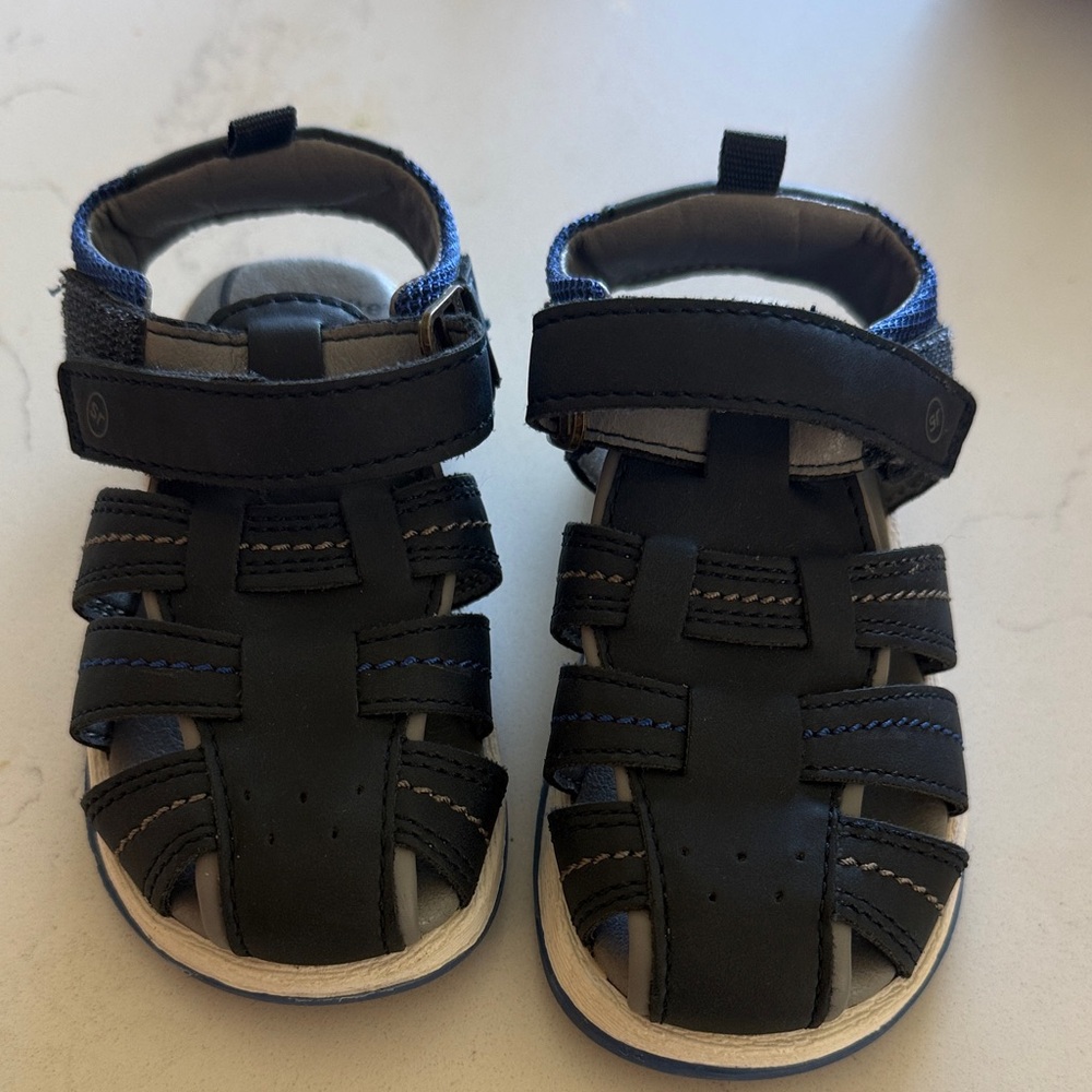 Stride Rite Navy (7T) Closed-Toe Sandals with Blue Stitching